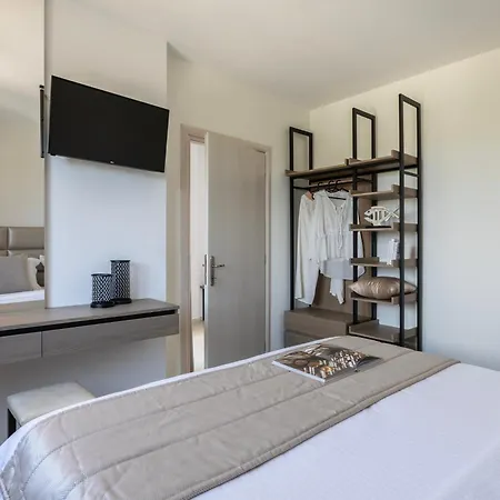 Maryan Apartment *