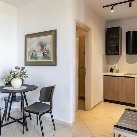 Apartment Maryan *