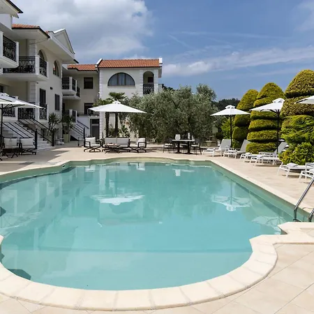 Maryan Apartment